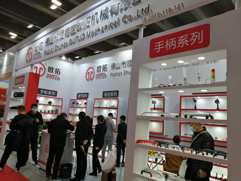 歐拓手輪廠家專業(yè)制造尼龍拖鏈，內(nèi)波手輪,背波紋手輪,橢圓拉手,膠木拉手,方形拉手